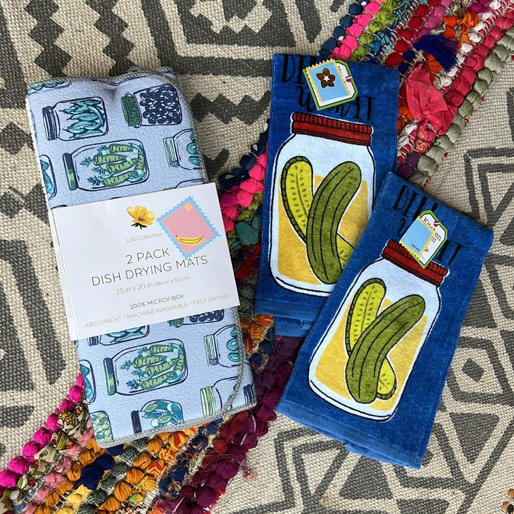 4 items total! Set of 2 - 15x20 in Microfiber Dish Drying Mats + 2 towels!
